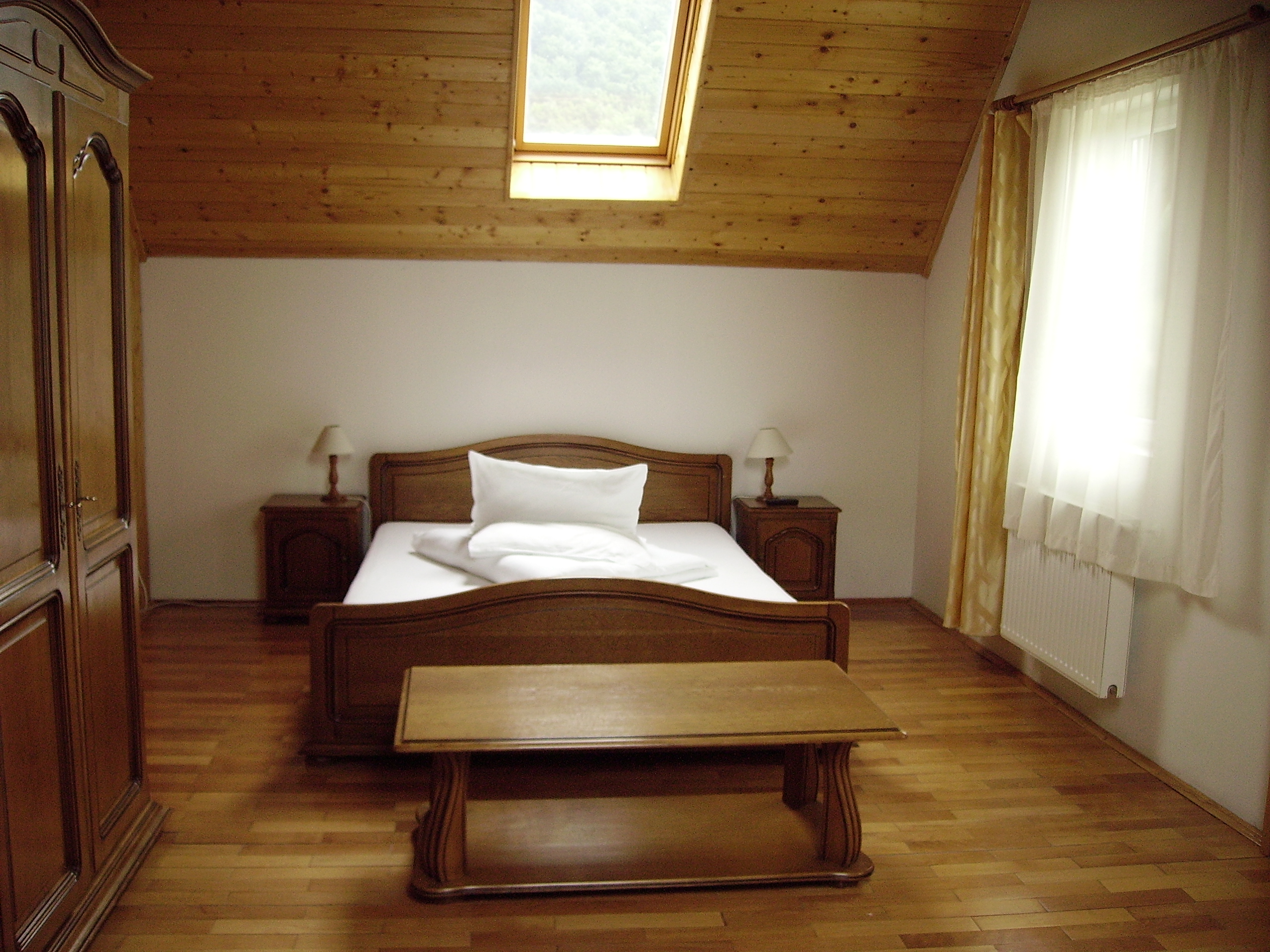 Copy of Camera apartament 4.JPG