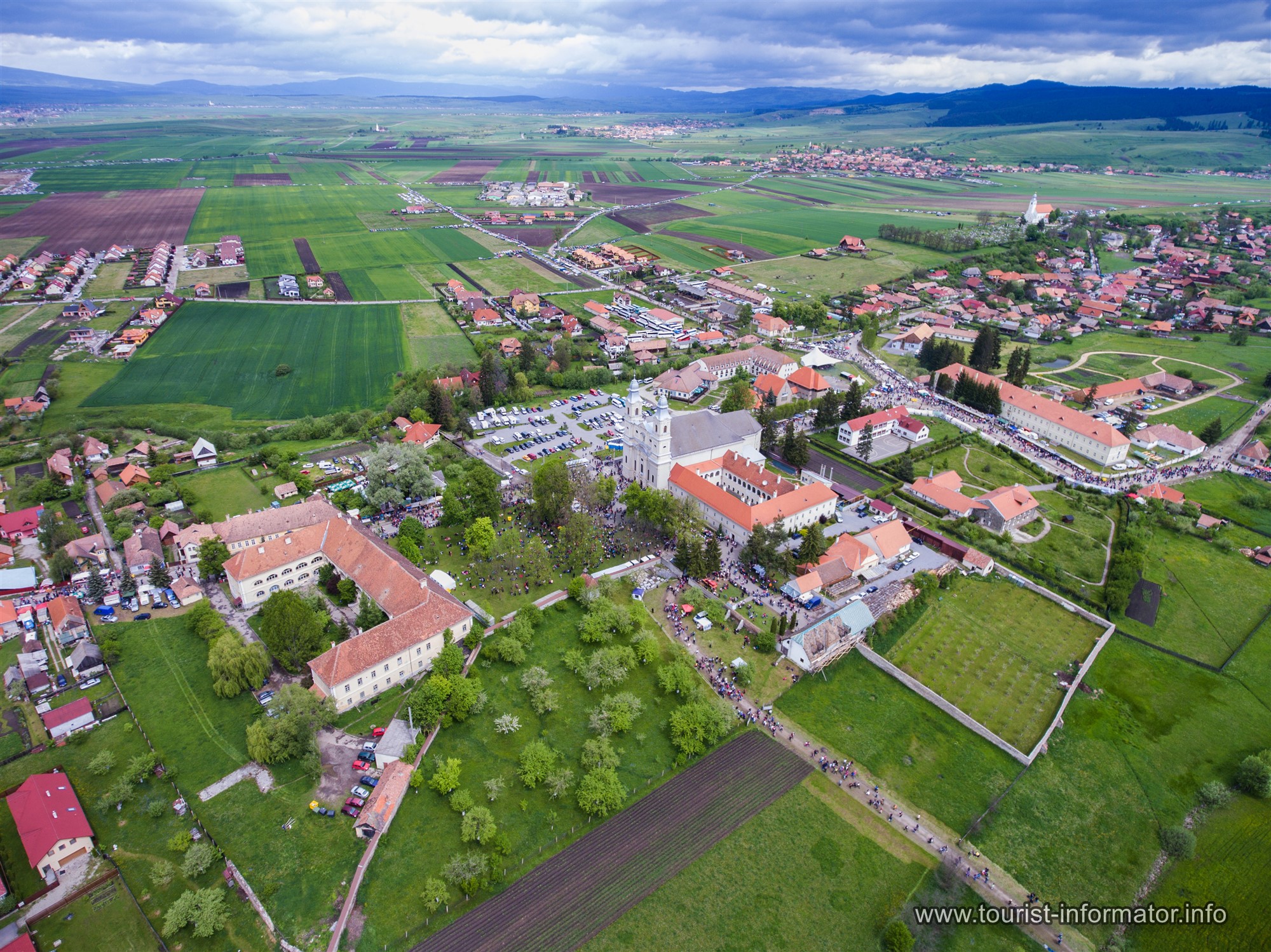 dji-photo-Csiksomlyoi-templom2.jpg